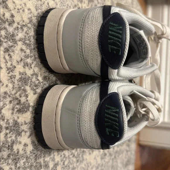 EUC Nike Dunk Low Men’s sneakers. US Size 10. - Picture 3 of 10